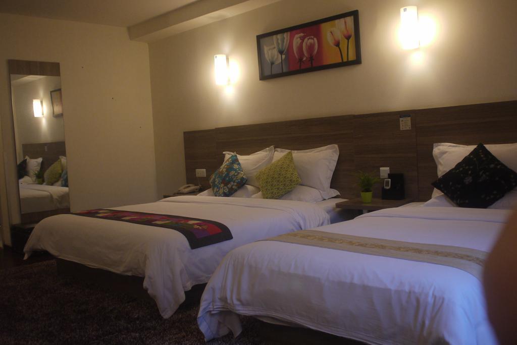 Revive House Hotel Guangzhou Shang Xia Jiu Room photo