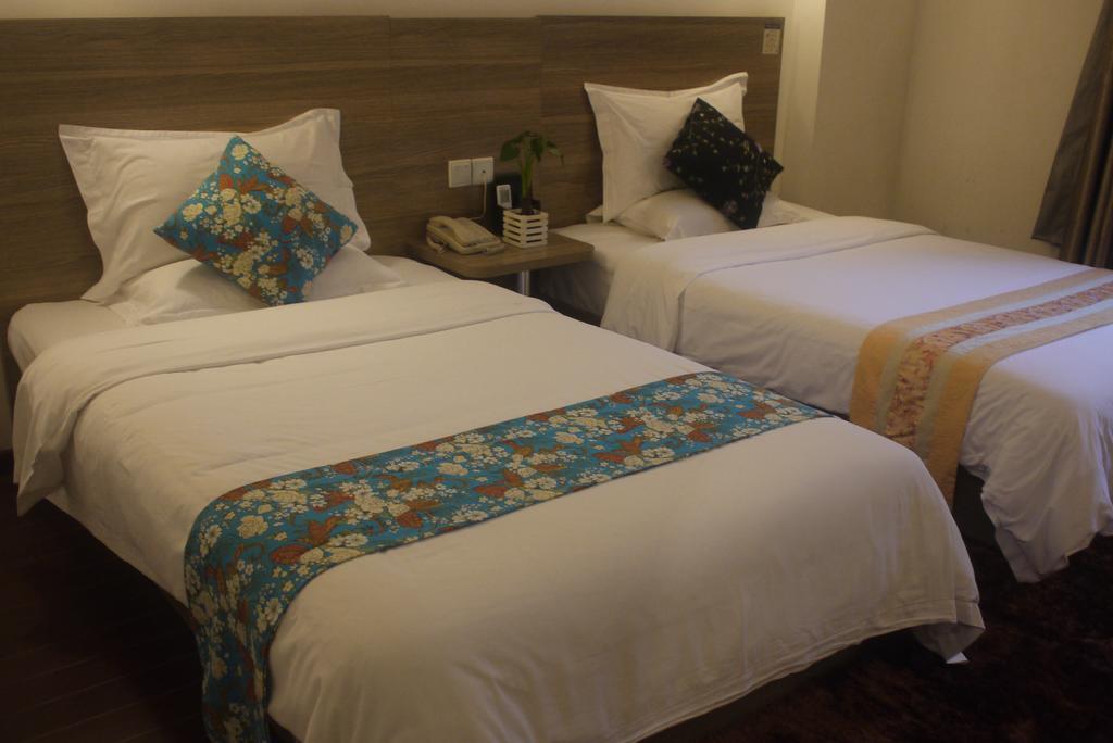 Revive House Hotel Guangzhou Shang Xia Jiu Room photo